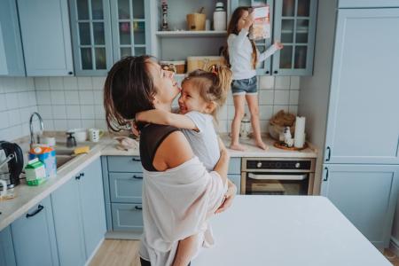 Vrouwen 1000 gedachten gezin alle ballen in de lucht houden.jpg