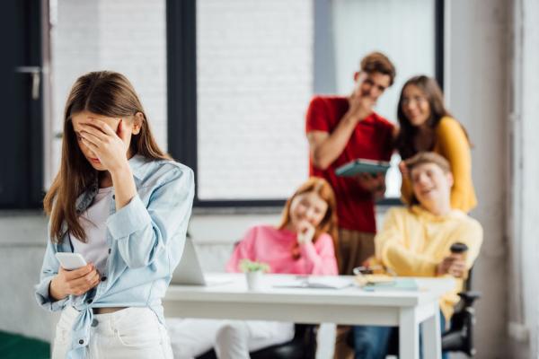 Cyberpesten; een verhaal uit de bach bloesem praktijk