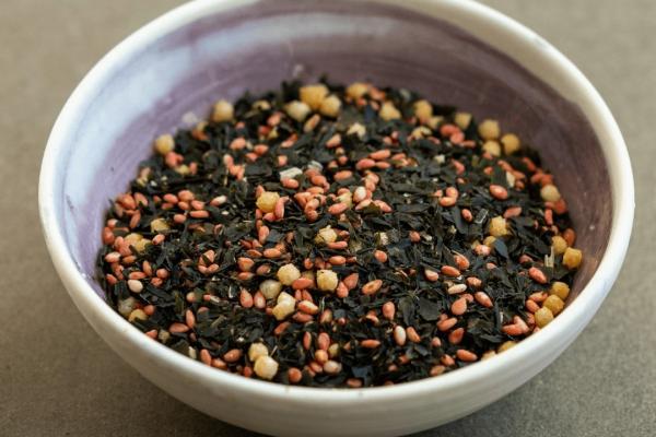 Wat is furikake? Dé umami-topping die alles lekkerder maakt
